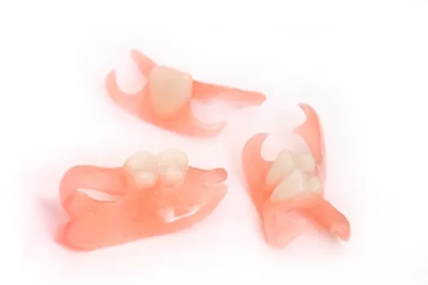 ノンクラスプ義歯